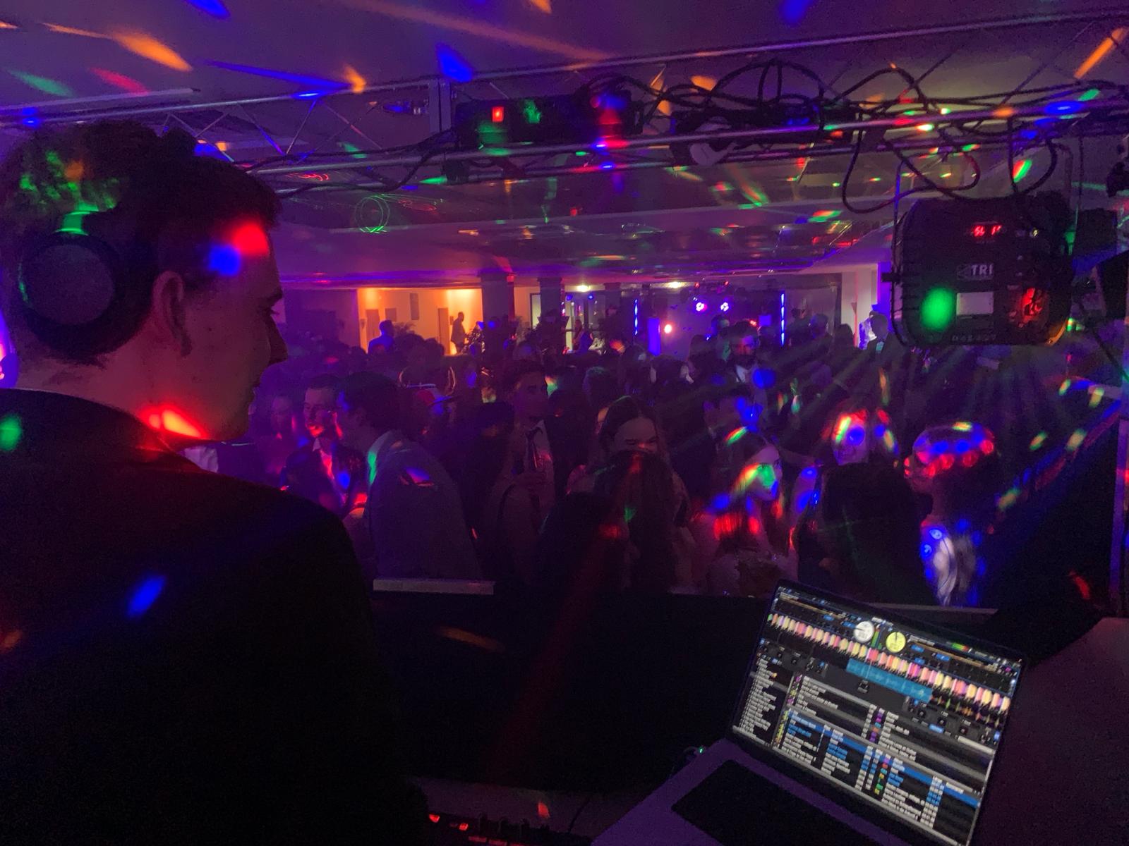 DJ Lejox - DJ für Hochzeiten Firmenfeiern und öffentliche Events